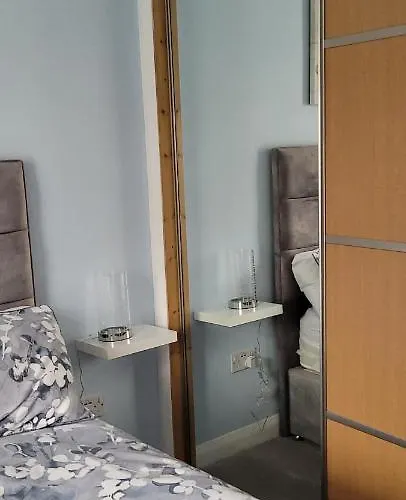Nina\'S Den @ 26 Davidson Place